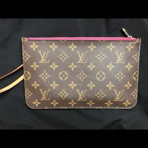 BRAND NEW Louis Vuitton monogram wristlet